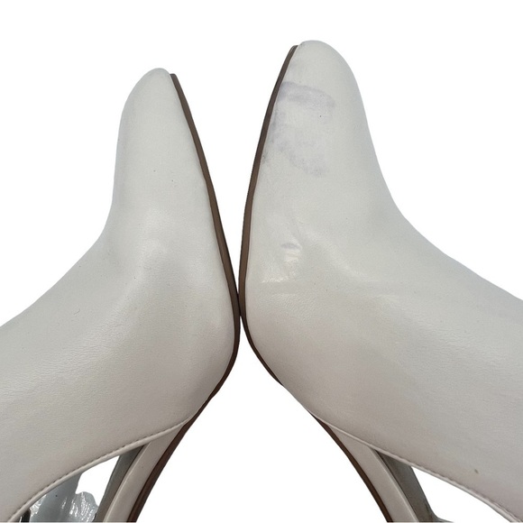 Bandolino White Wardell Pointed Closed Toe Heels Size 9 1/2 Women’s - Picture 11 of 11